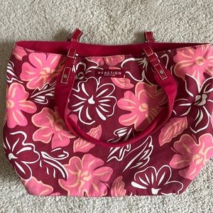 Reaction Kenneth Cole Floral Bag- zipper inside
